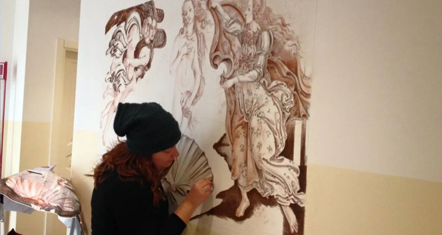 Moderni affreschi all'Hotel Venere